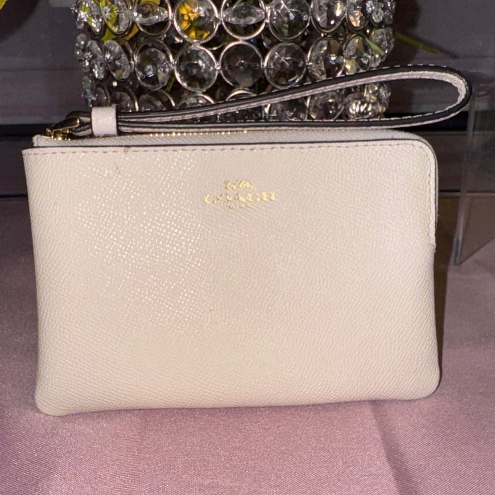 Coach Ivory Wristlet (pre- loved)